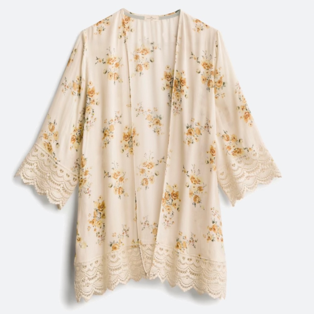 NWT Laria Crochet Detail Open Front Woven